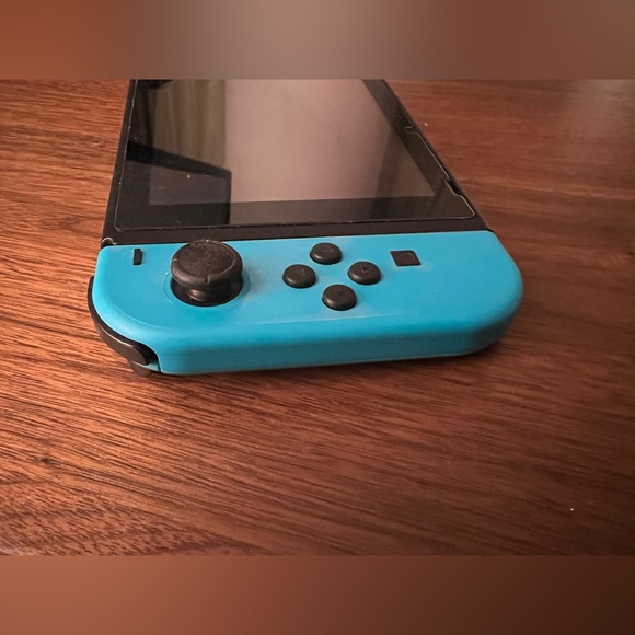 Nintendo switch - Picture 4 of 4